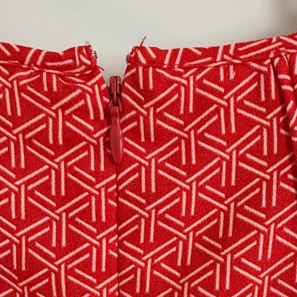 Banana Republic Red Geometric Sleeveless Peplum Top | Size 8 - Picture 5 of 7